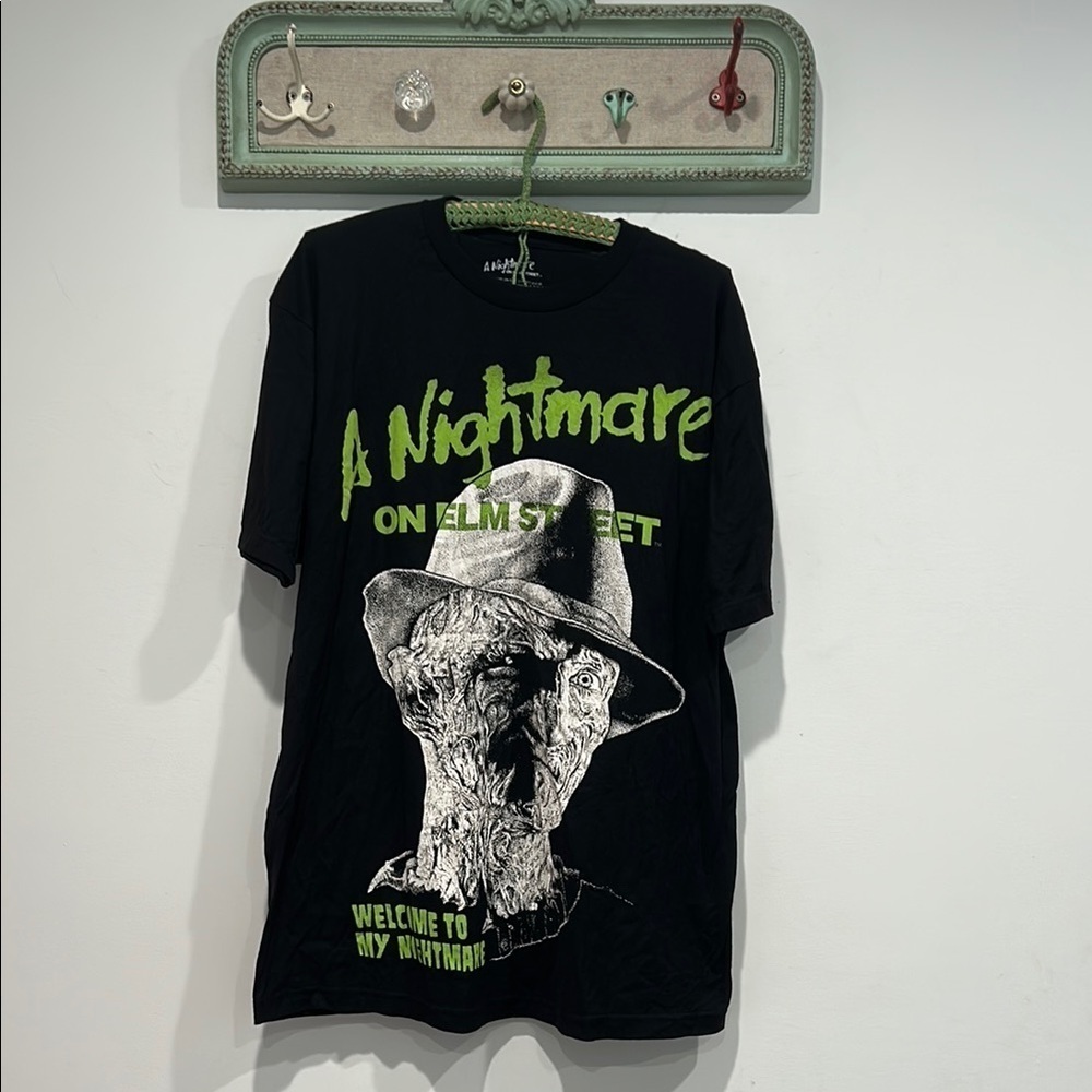 A nightmare on Elm Street horror Buff Black Graphic T-Shirt Green Text XL unisex